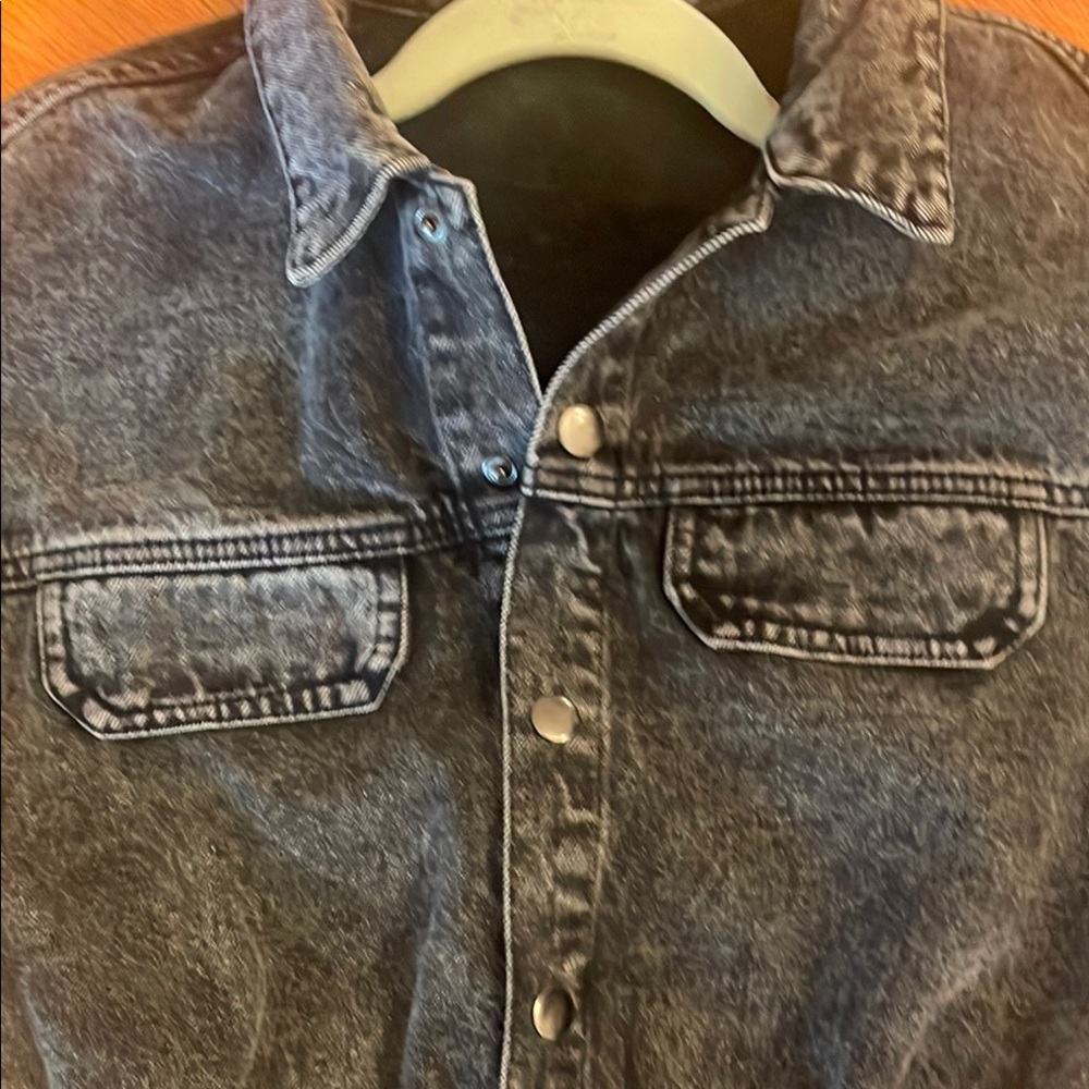 Black Short-Sleeve Jean Jumpsuit with‎ Distressed Hem - Picture 5 of 7